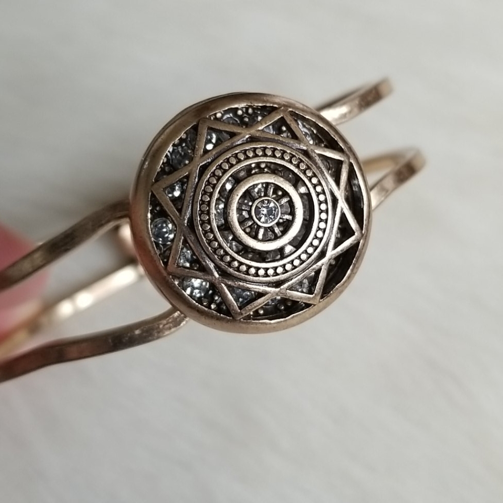 Gold tone Bracelet